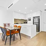 Sleek Urban Lifestyle Retreat In Heart Of Rhodes